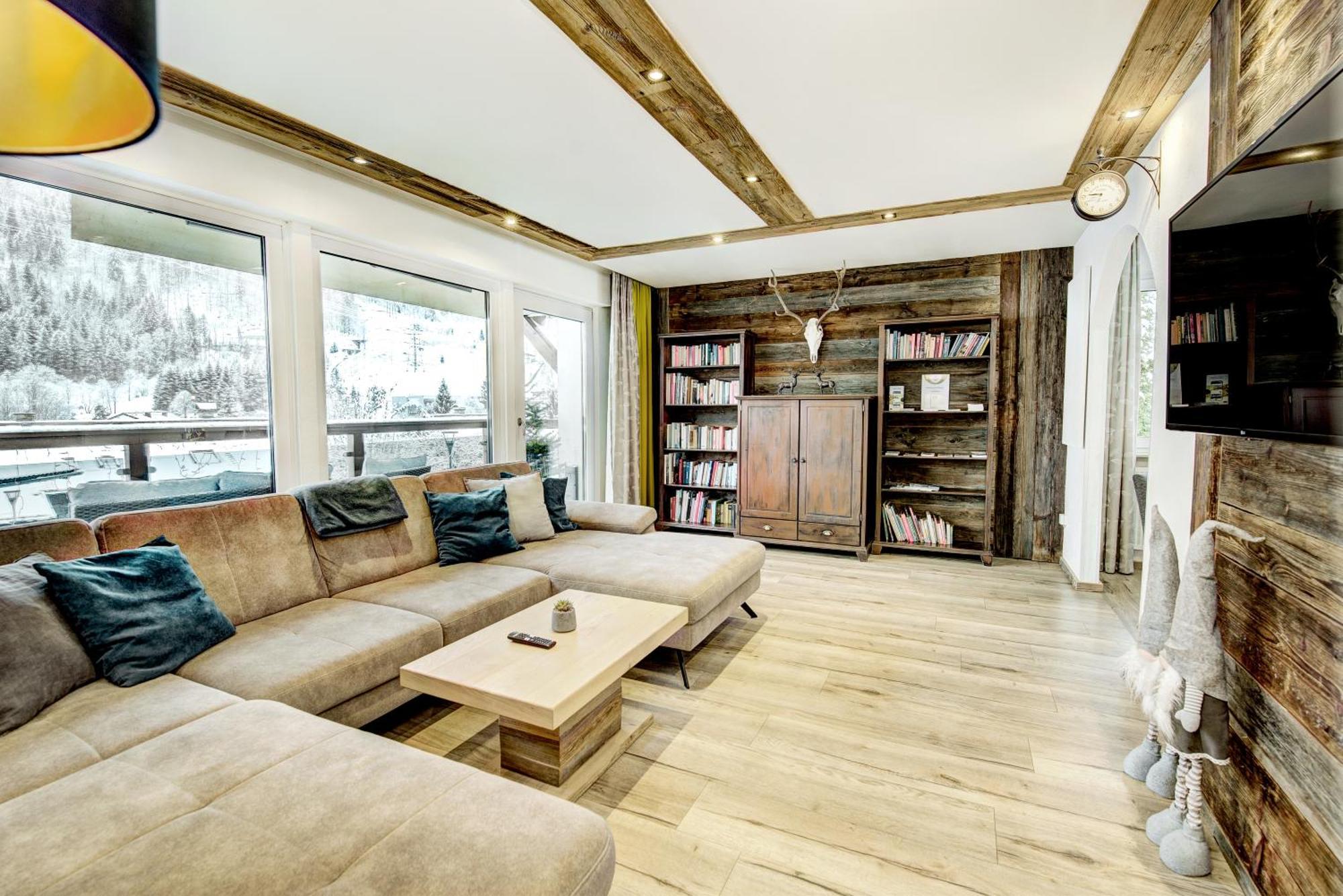 Chalet Sabrina Mit Aussenpool Im Sommer Kaprun Exterior photo